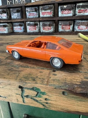 Vintage 1974 CHEVROLET VEGA Dealer Promo Model Car 1:25 Scale - Image 1 of 4