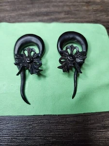 Pair of Beautiful 7/16 Carved Organic Tribal Flower Sono Wood Spirals Gauges - Picture 1 of 5
