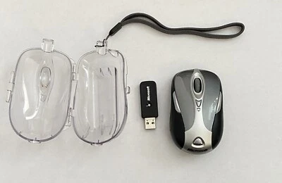 Microsoft 1065 Wireless Notebook Presenter Mouse 8000 with USB And Case - Image 1 of 4