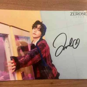 Fotos autógrafas ZB1 Zhang Hao firma fidelidad regalos foto de 6 pulgadas 章昊签名照2025 - Imagen 1 de 1
