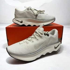 Mujer’s Talla 12/Hombre’s Talla 10.5 - Nike Motiva Summit Blanco Negro W (DV1238 103) - Imagen 1 de 8