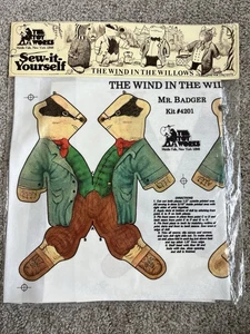 THE WIND IN THE WILLOWS Mr. Badger Kit # 4201 Toy Works Cosw-It-Yourself RagToy - Imagen 1 de 2