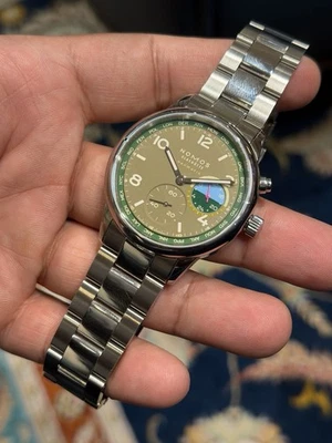 Nomos Club Sport Neomatik World Time World Timer Edición Limitada JUNGLE Foto 1 de 4