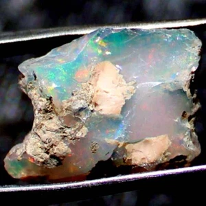Genuine Play of Fire Natural ETHIOPIAN Opal WELO ROUGH , Opal 10.20 CT 16x22x8mm - Picture 1 of 8