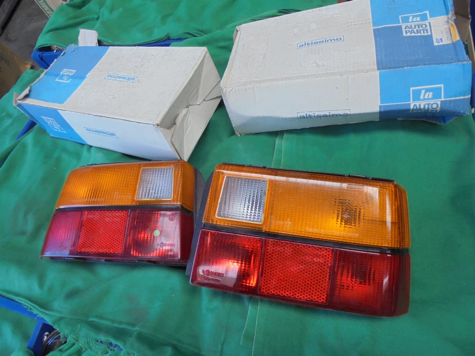 FIAT CROMA 1° SERIE COPPIA FANALI POSTERIORI ALTISSIMO NUOVI - Immagine 1 di 1