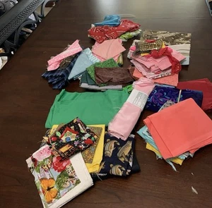 Lote de 10 PIEZAS DE RESTOS DE TELA Plus Libras ACOLCHADO ALGODÓN ARTESANÍA MEZCLADO Aleatorio - Imagen 1 de 13