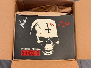 Frank Kozik - Firmato - Modellino giocattolo arte vinile metallo nero Necromorth Christraper - - Foto 1 di 8