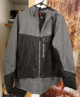 Columbia Thermal Coil Jacket Size XXL, New without Tags, Black and Grey, Hood - Image 1 of 4