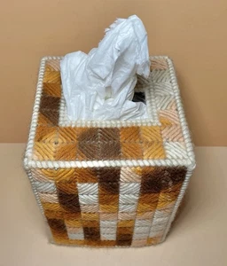Vintage Yarn Canvas Tissue Box Cover Handmade 70s 80s Retro Checkered Rare - Picture 1 of 3