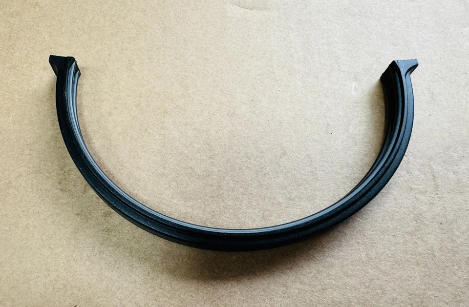 Ford X Flow Kent Oil Pan Sump Rear Gasket 1454238 681F-6723-AA - Image 1 of 4