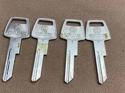 Vintage NOS Lot of 4 Chrysler Corporation B Car Key Blanks - image 1 of 4