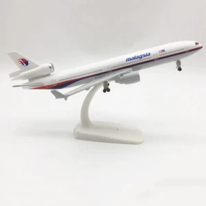 1:300 Diecast Airplane Model Gift 20cm McDonnell Douglas MD-11 Malaysia Airlines - Picture 1 of 6