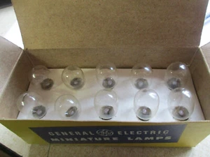 BOX OF 10 NOS 965 9.84V .50A Hand Lantern MINIATURE BULB LAMP NEW QTY10 LB19 - Picture 1 of 4