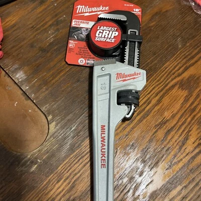 48-22-7218Aluminum Over Bite Jaw 18” Pipe Wrench Milwaukee - Image 1 of 4