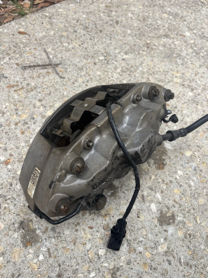 Par de pinças dianteiras esquerda direita Brembo Audi Q5 345mm 2013 - 2017 - Imagem 1 de 4