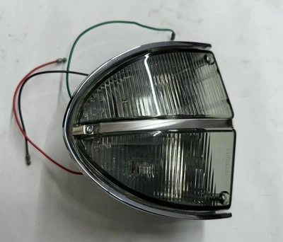 TRIUMPH 218674 2000 & 2.5 PI MK II R/H/F SIDE & FLASHER LAMP (CLEAR LENSES) - Image 1 of 4