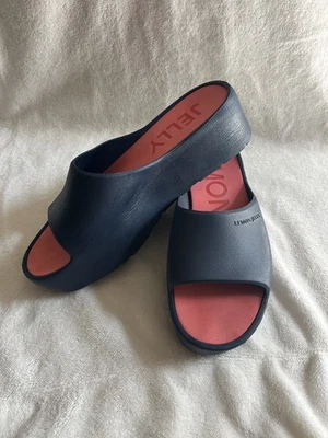 Sandalias con plataforma de gelatina de limón suelas azules rojas cuñas sin cordones talla 39 Foto 1 de 4