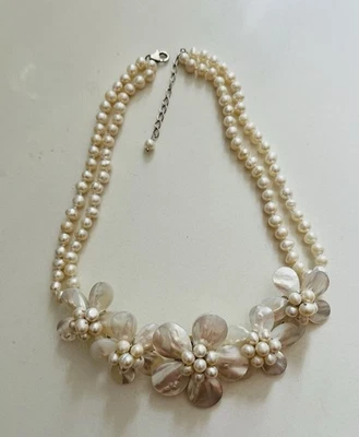 Collar de perlas de agua dulce MOP (MADREPERLA) artesanal con collar de flores Foto 1 de 4