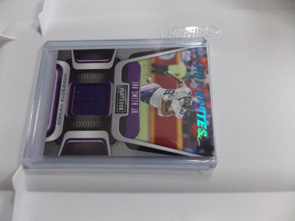 2020 Playbook Irv Smith Jr. Hot Routes Jersey Relic #85/99 Vikings  - Image 1 of 2