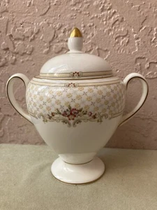 Vintage Wedgwood Turnberry Oval SUGAR BOWL w Lid ~ Incredibly Rare ~ Retired - Picture 1 of 4