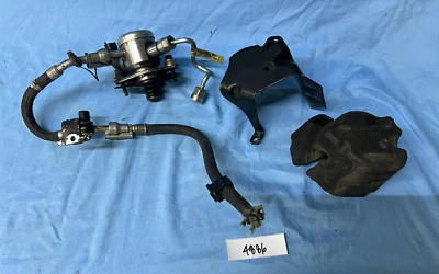 2012-17 GMC TERRAIN 2.4L ENGINE HIGH PRESSURE FUEL PUMP W/BRACKET OEM 12641847 - Image 1 of 4