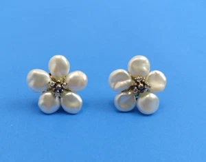 Orecchini in argento sterling 925 con vera perla a forma di fiore - Foto 1 di 5
