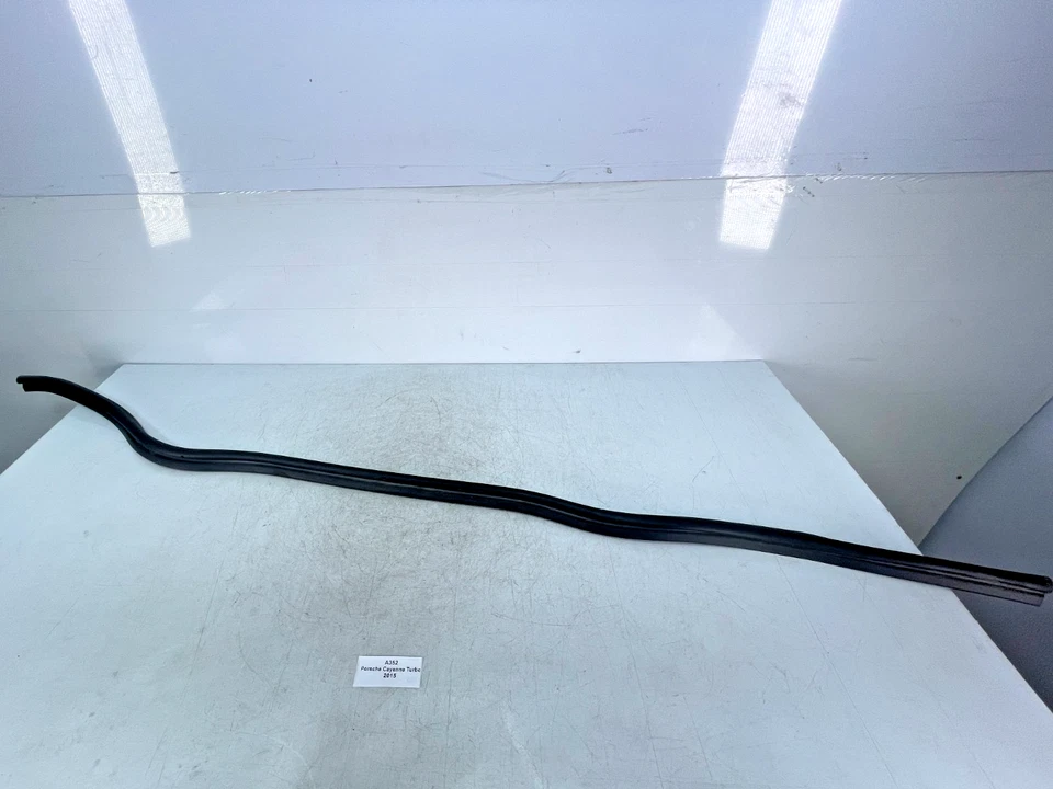 ✅ 11-18 OEM Porsche Cayenne Turbo 958 capó delantero capó sello resistente a la intemperie Foto 1 de 4