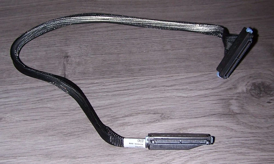 361316-011 SAS-Kabel intern 2x SFF-8484 3Gb ca. 53cm 408796-001 - Bild 1 von 1