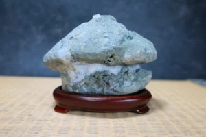Suiseki stone "Kuzuya" (carved stone) with stand. - Picture 1 of 9
