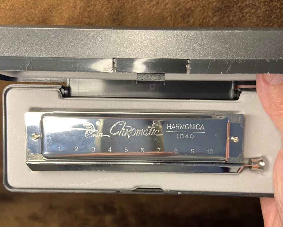 Swan Chromatic 1040 Harmonica With Hard Carry Case 10 Hole - Image 1 of 4