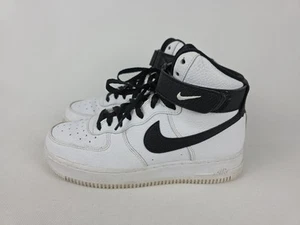 Zapatos de baloncesto Nike Air Force 1 altos blancos negros para hombre talla 6,5 CT2303-100 - Imagen 1 de 10