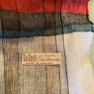 100% Cashmere scarf. 48” X 11” - Picture 1 of 3