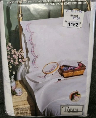 Kit de fundas de almohada estampadas Tobin 20" x 30" bordado borde festoneado botín floral Foto 1 de 4