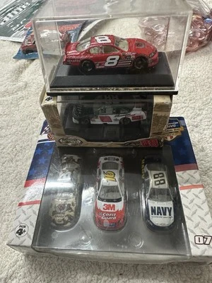 Winner's Circle American Heroes Memorial Day 2007" set of 1:87 scale diecast  - Image 1 of 2