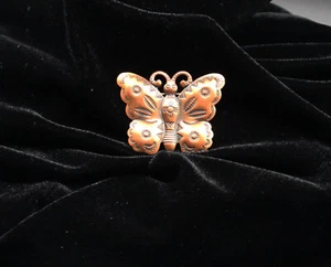 VINTAGE COPPER STAMPED BUTTERFLY PIN BROOCH  NICE!  UNMARKED - Picture 1 of 2