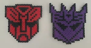 Menge 2 Transformers Autobot und Decepticon Emblem Perler Pixel Art Magnete - Bild 1 von 2