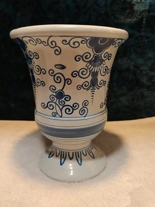 1960's DELFT 6" Blue Delft Urn Vase Colonial Williamsburg Restoration - Holland - Picture 1 of 5