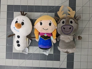 Lote de juguetes de peluche Hallmark Itty Bittys Frozen Sven Moose Anna Olaf - Imagen 1 de 6