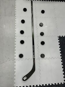 New ListingNew Bauer Vapor Hyperlite 2 Grip Composite Hockey Stick Rh- Sr - 77Flex - P28