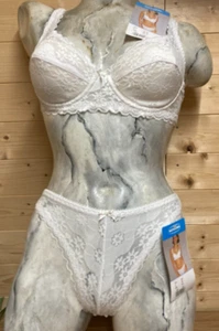 NATURANA PADDED LACE U/W BRA\SET SIZE 34B/SIZE MED THONG COLOUR WHITE - Picture 1 of 3