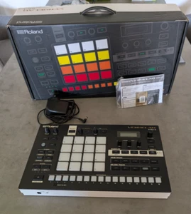 roland verselab mv-1 - Lightly Used - including custom DeckSaver - Picture 1 of 3