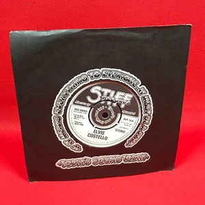 ELVIS COSTELLO Red Shoes 1977 UK 7" vinyl single STIFF 45 Mystery Dance BUY15 - Imagen 1 de 4