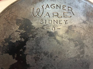 WAGNER WARE SIDNEY -0- 1056 #6 IN CAST IRON SKILLET DOUBLE SPOUT - Picture 1 of 6
