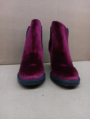 Qupid Marney, Burgundy Velvet, Sz 10 - Image 1 of 4