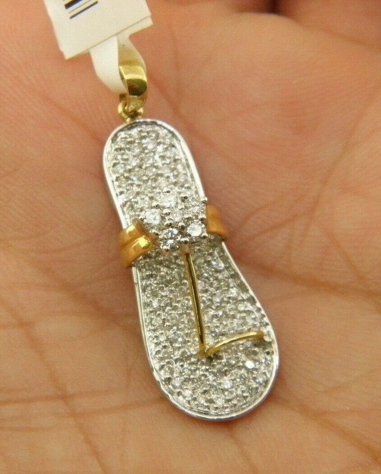 Colgante/dije de zapato con solapa abatible de diamante natural KTD en oro macizo de 14 K dos tonos Foto 1 de 4