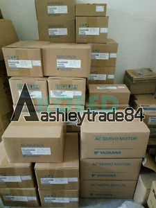 Neu 1 Stück Yaskawa Servomotor SGM-08V312C - Bild 1 von 1