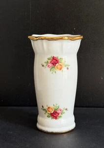 Royal Albert Old Country Roses Small Vase Bone China England 1962 4.25” - Picture 1 of 6
