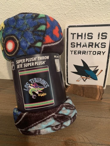 Super Plush Throw San Jose Sharks NHL Los Tiburones 2018-2019Hispanic Night Rare Cover
