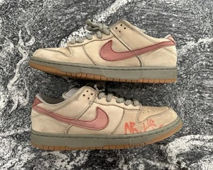 Size 9.5 - Nike SB Dunk Low Pro Grits Brown/Red Grit Sand Beige - Picture 1 of 12