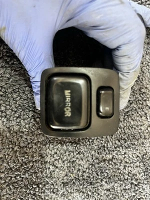 USED 1993-1997 Toyota Corolla Side Mirror Control Switch AE101 OEM - Image 1 of 4